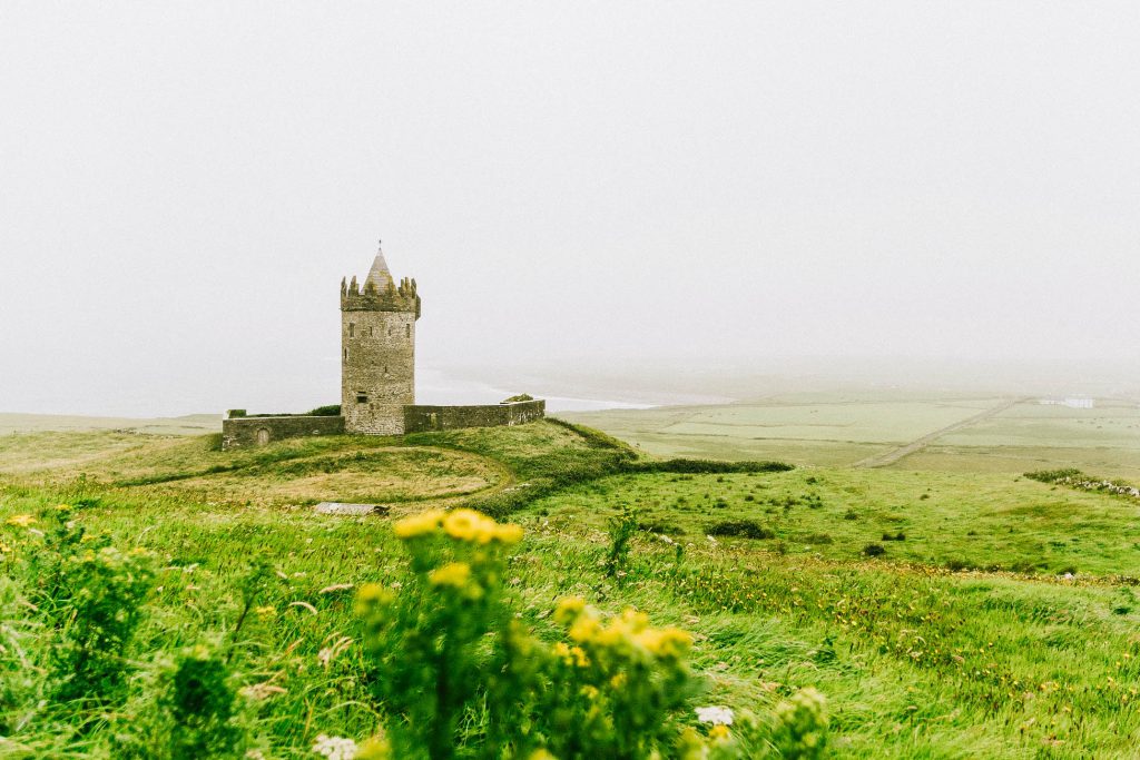 Books Set In Ireland: Irish Novels - Tale Away